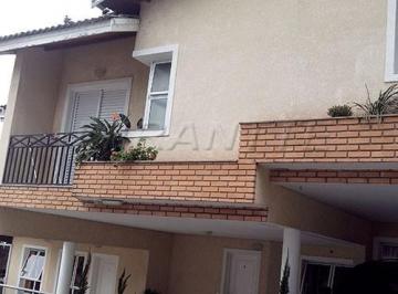 21a740930f06186f4b9efb3da9870290.jpg · Cond. fechado de 208m² com 4 quartos