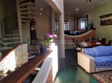 Casa · 304m² · 3 Quartos · 4 Vagas · Casa à Venda em Interlagos com 3 Dormitórios, 1 Suíte e 4 Vagas de Garagem