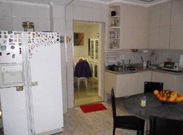7ae97a10438976e21ec61665c191eea5.jpg · Sobrado de 180m² com 3 quartos
