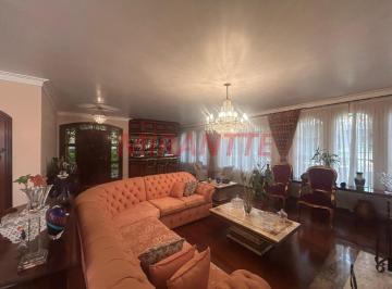 a2ca8c9c12b55df4d2b50bd4616fcb80.jpg · Sobrado de 850m² com 4 quartos