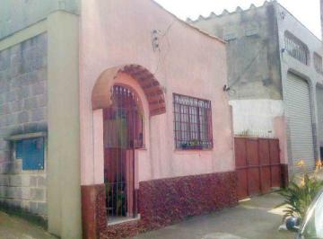 001_00000_00000_103676_2011091209355878.jpg · Casa terrea de 191m² com 2 quartos