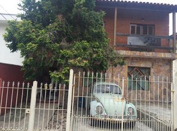 6ff22b838fd79e71fc1f8e3992147ea2.jpg · Sobrado de 220m² com 5 quartos