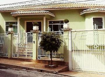 b30492805935764e675064d417ab3fe9.jpg · Casa terrea de 380m² com 4 quartos