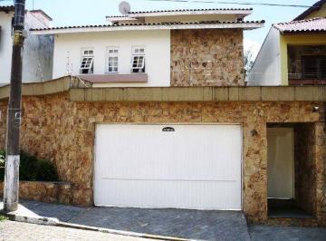 64ef458a501528d79176db30129972f1.jpg · Sobrado de 245m² com 3 quartos