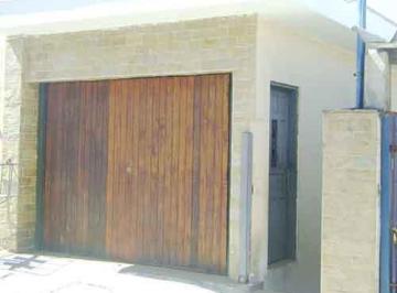 001_00000_00000_113022_2012052911132672.jpg · Casa terrea de 200m² com 3 quartos