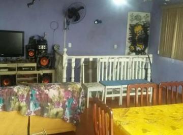 03593f7d5314b439dfff5962f414baa5.jpg · Sobrado de 220m² com 3 quartos