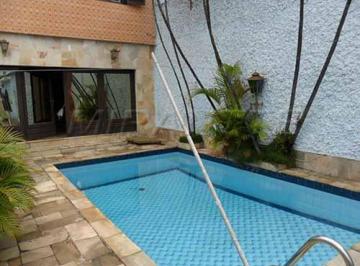 001_00000_00000_154340_2015060910520642.jpg · Casa terrea de 304m² com 5 quartos