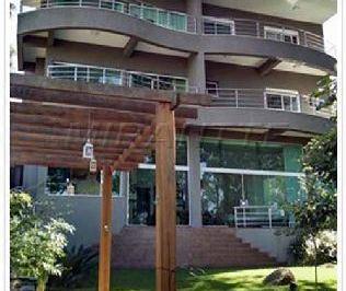 9272dd037482f585c13bdceefc1b8d2f.jpg · Sobrado de 680m² com 6 quartos
