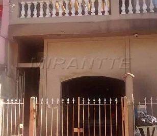 001_00000_00000_157283_2015081717394311.jpg · Sobrado de 200m² com 2 quartos