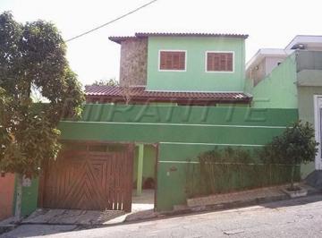 b91b5730d2ea4b2529c691beff14e0b3.jpg · Sobrado de 137m² com 5 quartos