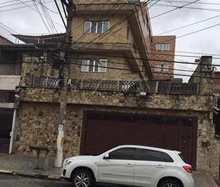 35024cdd2e7c78a5f329e82da5a9d01a.jpg · Sobrado de 656m² com 9 quartos