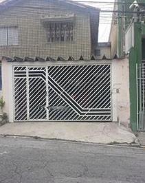 99b42b8897f8bc03eb1f5b772a834da8.jpg · Sobrado de 200m² com 4 quartos