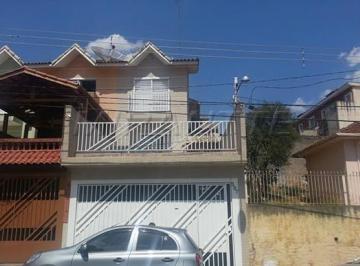 dc5632c964e9b45f5c7d4b3435a084db.jpg · Sobrado com 3 quartos