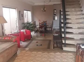 12e198e8b26902a4b92c7a7441127f6f.jpg · Sobrado de 168m² com 3 quartos