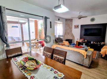 4033_i481655z_4033669a83f6f2218_jU0N2JmZTg0N2Ji_o_wm.jpg · Casa com 4 dormitórios, sendo 1 suítes na região da Granja Viana  - SP