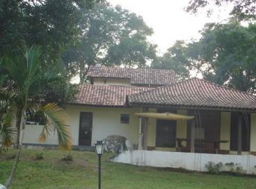 230c0d7bbf0cebbcb03952dd2a24d38e.jpg · Sobrado de 550m² com 4 quartos