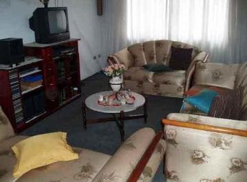 c88d79db41a4311ed1e25d88ce8bbb41.jpg · Sobrado de 238m² com 3 quartos