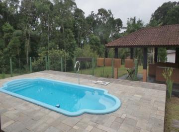 Rural · 26000m² · 4 Quartos · 6 Vagas · Excelente sítio, ideal para lazer, contendo casa sede arejada em fino acabamento localizado em Juqui