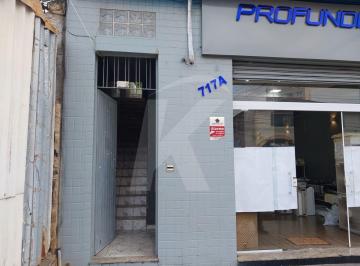 Casa · 40m² · 1 Quarto · Casa com 1 dormitório, cozinha, banheiro, área de serviço e quintal na Avenida Cerejeiras
