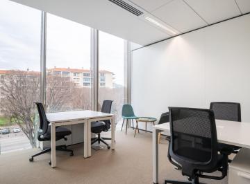 Comercial , São Paulo · Espaço de escritório bem decorado para 3 pessoas no Spaces, Vila Olimpia