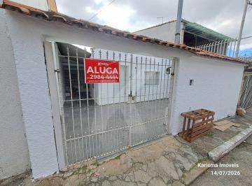 Casa · 100m² · 2 Quartos · 2 Vagas · Casa independente com 2 quartos e 2 vagas de garagem