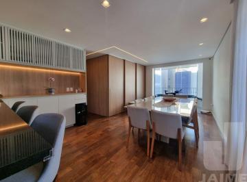 Apartamento · 110m² · 3 Quartos · 2 Vagas · Apartamento em rua tranquila a quinze minutos do Shopping, 3 dormitórios sendo 1 suíte e 2 vagas.