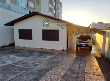 Casa · 228m² · 3 Quartos · 1 Vaga · Casa para aluguel - no Centro