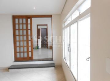 Casa · 300m² · 2 Quartos · 2 Vagas · Terreno com 04 moradias, sendo 02 com 1 dorm e 02 com 02 dorms