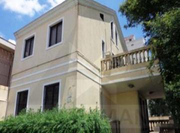 Comercial · 600m² · 9 Vagas · Prédio comercial com 3 pavimentos e 15 salas, 9 vagas!!