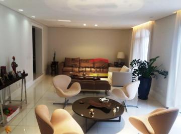 Apartamento · 260m² · 4 Quartos · 3 Vagas · APARTAMENTO PEDRO DOLL