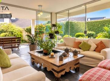 d22e9c1cb6c05e6b21c77866228b46089f3d97c6 · Casa com 5 dormitórios à venda, 200 m² por R$ 1.800.000,00 - Vorstadt - Blumenau/SC