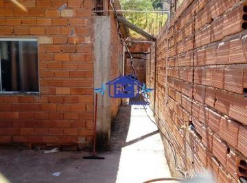 imovel_1233_9068.jpg · Casa com 1 quarto, sala, cozinha, banheiro, área de serviço e 1 vaga