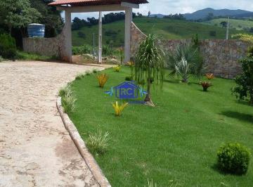 imovel_2284_29918.jpg · Chácara situada no centro de Queluzito medindo 1.400 m² .