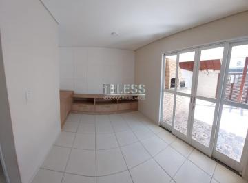 Foto 01 · Casa em Condomínio de Luxo à Venda em localização privilegiada: 3 quartos, 1 suíte, 1 sala, 3 banhei