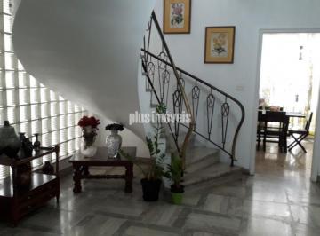 Casa · 451m² · 3 Quartos · 5 Vagas · OPORTUNIDADE!