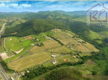 c79dee820be33deb81e4ee2874c02eb62925f8cc · Village Parahybuna - Lindo condominio