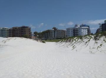 Apartamento de 3 quartos, Cabo Frio ·  PRAIA DO FORTE, EDIFÍCIO LIDER DA PRAIA 