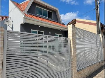 Casa · 120m² · 3 Quartos · 2 Vagas · Sobrado com 3 Quartos, Suíte, Sacada e 2 Va