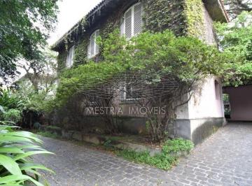 Casa · 450m² · 5 Quartos · 6 Vagas · Casa bem localizada para atividade comercial fechada ou para uso residencial!