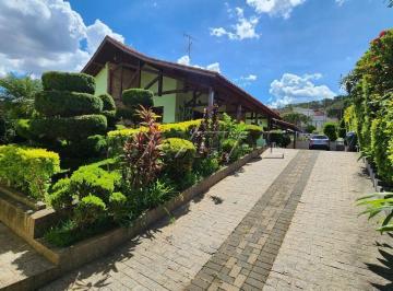Casa · 410m² · 3 Quartos · 6 Vagas · Casa térrea com 410m² com 3 dormitórios e 6 vagas, churrasqueira, piscina com hidro, e quadra.
