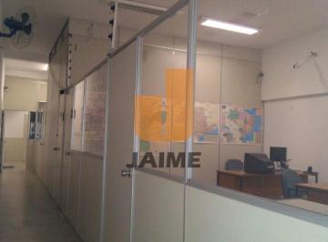 Comercial · 737m² · 10 Vagas · Prédio com três andares, 238 m², cada andar.