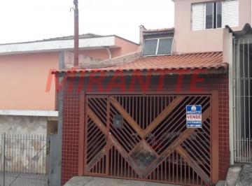 f05935ad8fb5a2a530edbc41ff184054.jpg · Sobrado com 3 quartos