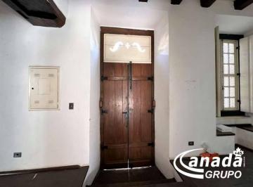 v8817a.jpg · Casa à venda no Centro com 2 quartos