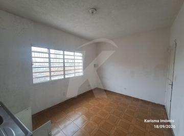 Casa · 30m² · 1 Quarto · Casa com 1 quarto e banheiro.