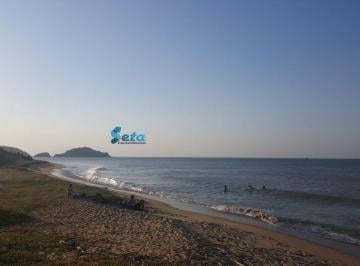 Terreno · 180m² · Terreno a partir de 200m² em Cabo Frio, próximo de Búzios, com água encanada e luz elétrica!!!