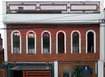ee10d0b800566cd51ff4e0f8f67f8ea2.jpg · Sobrado de 400m² com 6 quartos