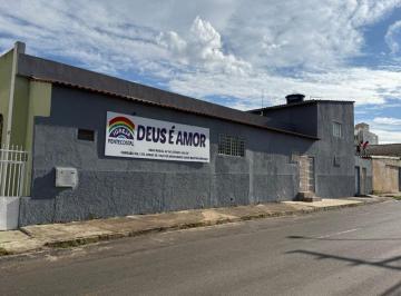 Comercial de 3 quartos, Gama · CASA - SETOR LESTE NA AVENIDA PRINCIPAL.