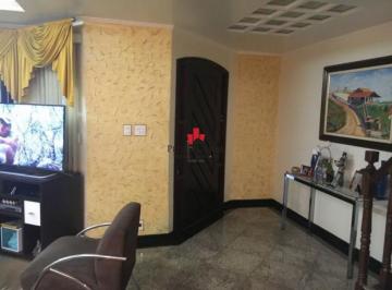 Casa · 183m² · 3 Quartos · 3 Vagas · Sobrado com 3 dormitórios e 1 suíte à venda em Água Rasa.