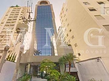 Comercial · 137m² · 2 Vagas · Conjunto comercial de 137m² próximo à Av. Paulista e Metro Trianon-MASP com 2 vagas