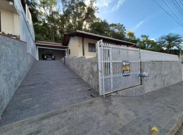 6b8b08b232305af89d7b95000fe4eb91f000c385 · Casa com 2 dormitórios para alugar, 200 m² por R$ 3.580,00/mês - Água Verde - Blumenau/SC